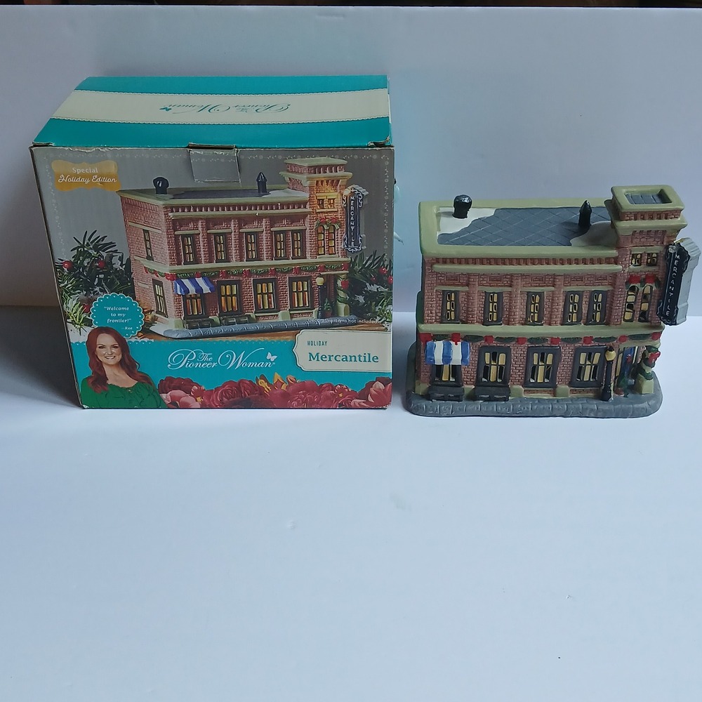 The Pioneer Woman Holiday Mercantile Christmas Village Lighted Building Boxed
